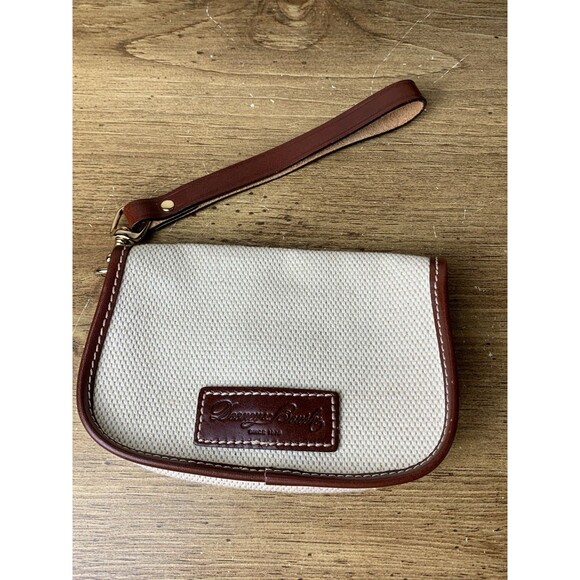 Dooney and Bourke Wristlet Wallet Beige Canvas - Picture 2 of 7
